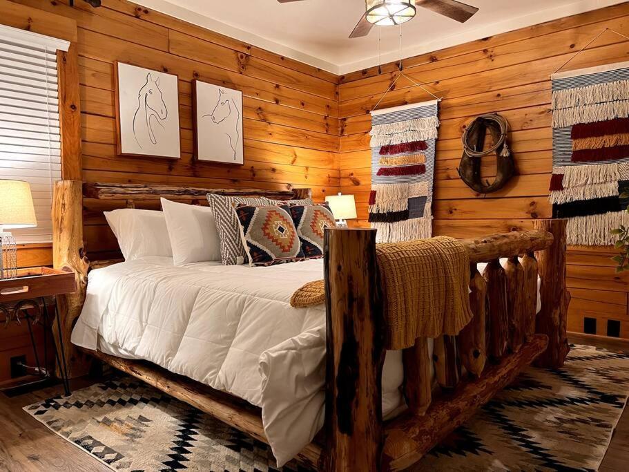 The Horse Cabin At Natural State Cabins Morning Star Bagian luar foto