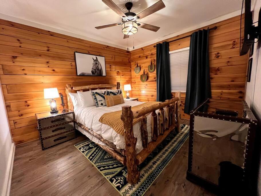 The Horse Cabin At Natural State Cabins Morning Star Bagian luar foto